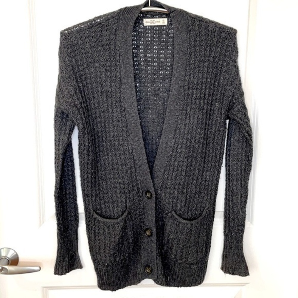 ABERCROMBIE & FITCH | Women’s A&F Dark Gray Three Bottom Botton Sweater Size XS